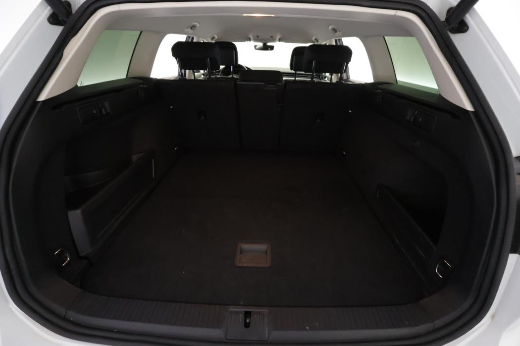VOLKSWAGEN Passat 2019