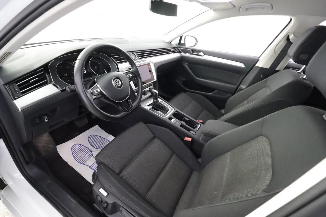 VOLKSWAGEN Passat 2019