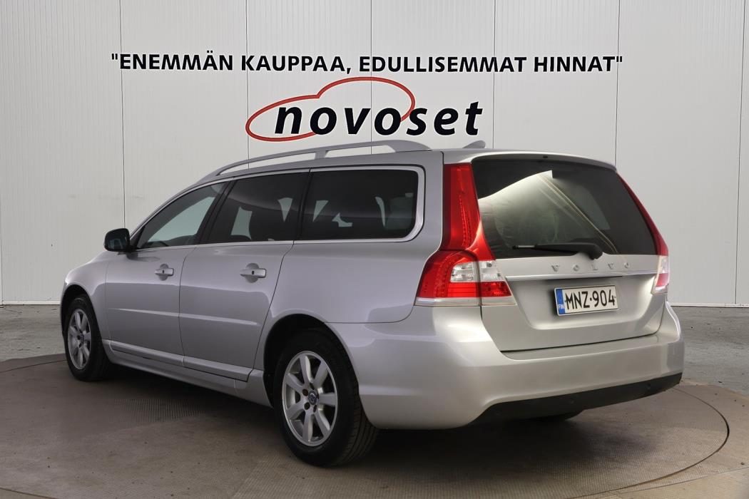 VOLVO V70 2016