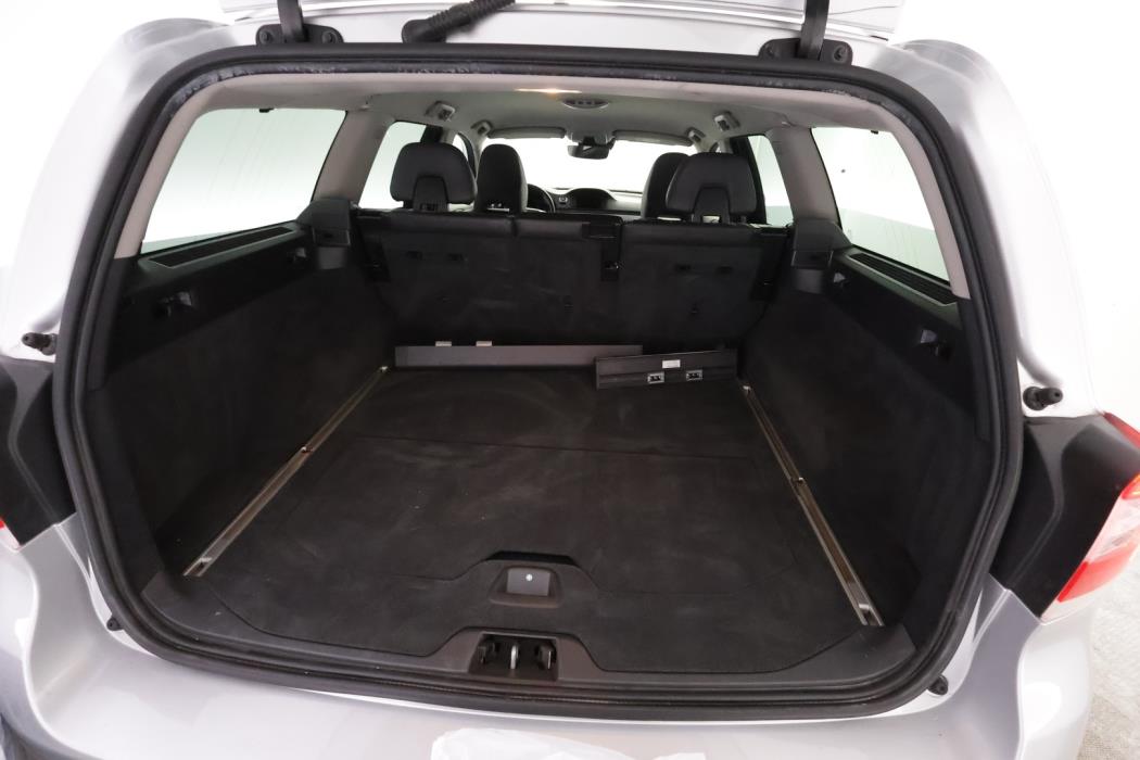 VOLVO V70 2016