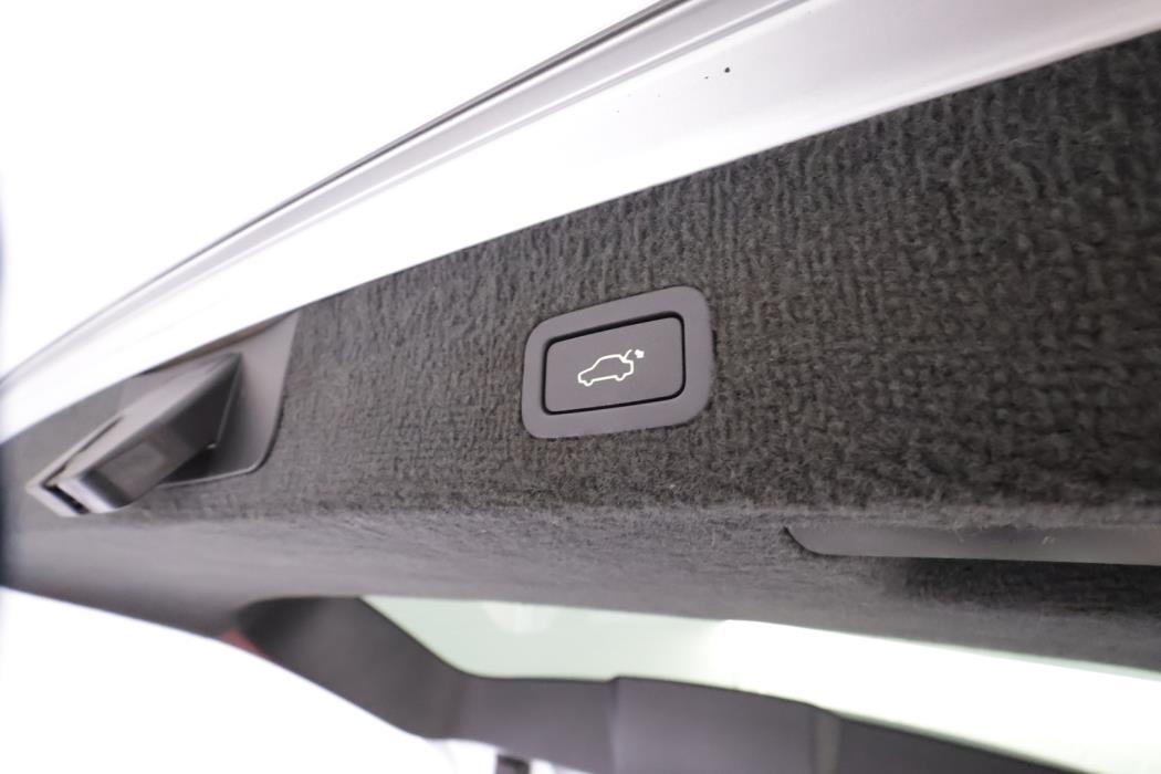 VOLVO V70 2016