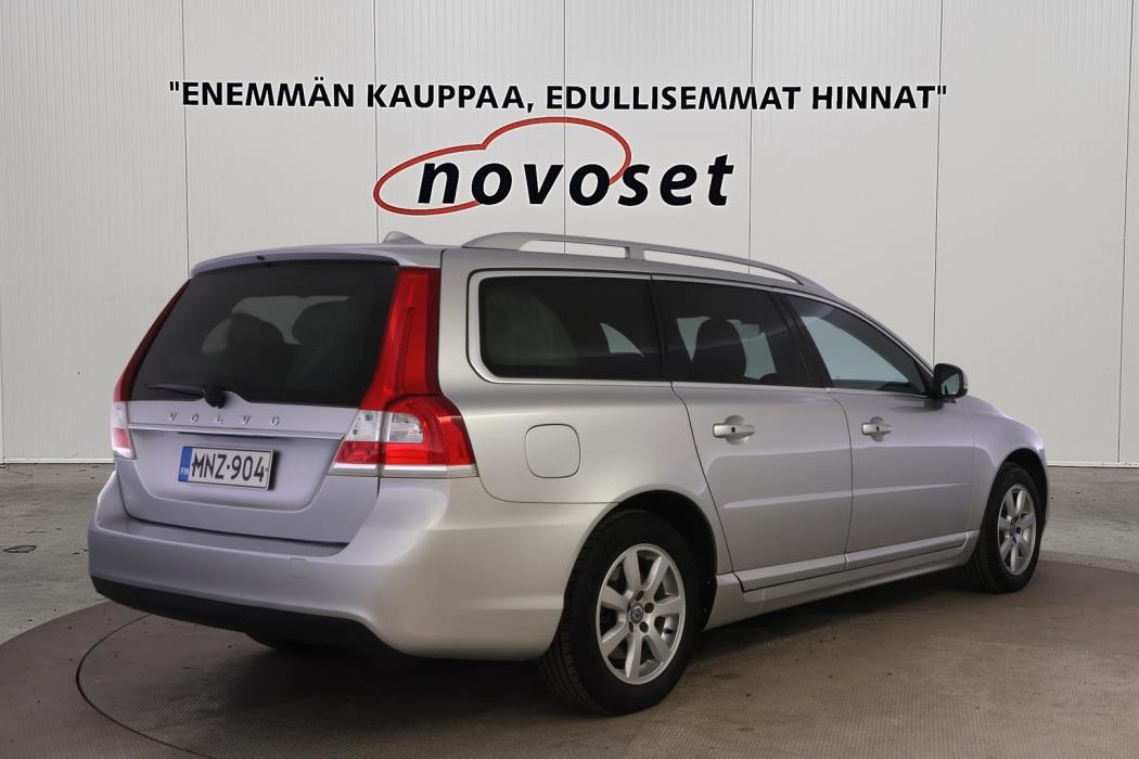 VOLVO V70 2016