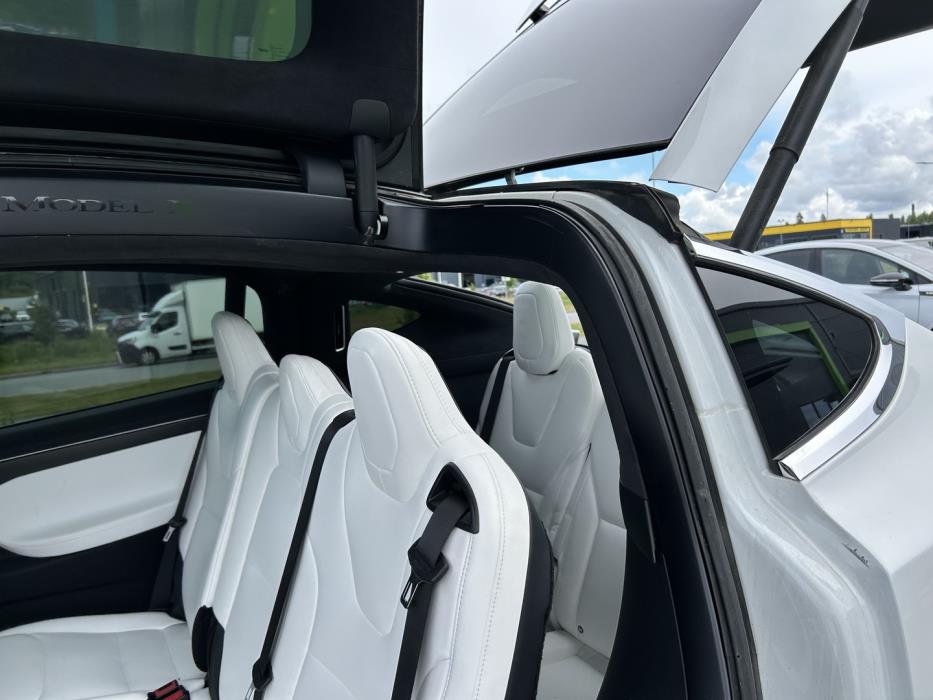 TESLA Model X 2018