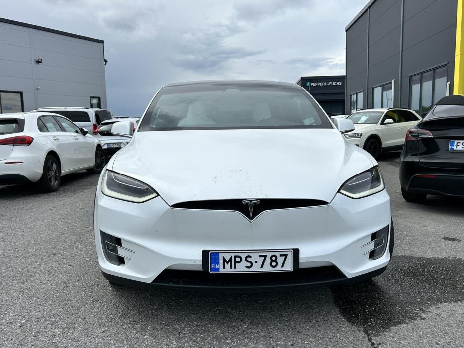 TESLA Model X 2018