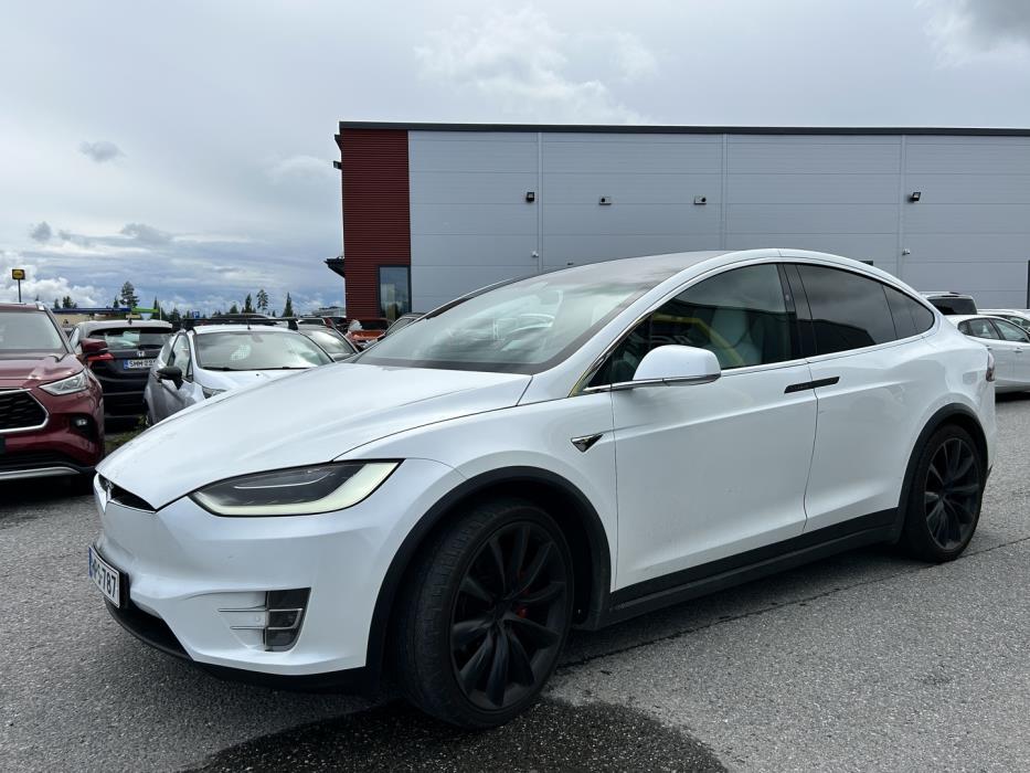 TESLA Model X 2018