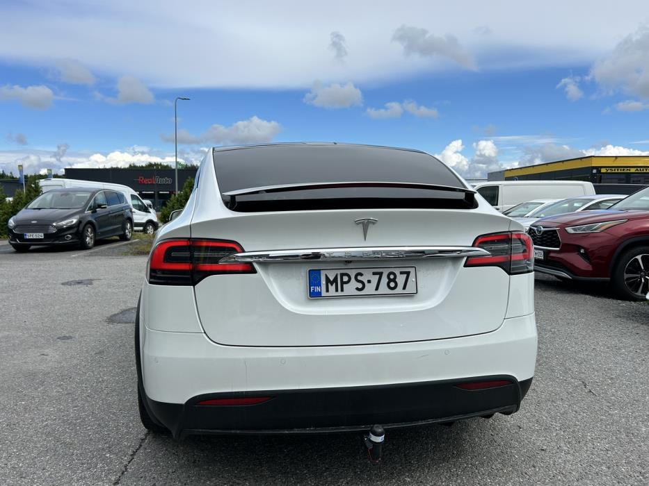 TESLA Model X 2018