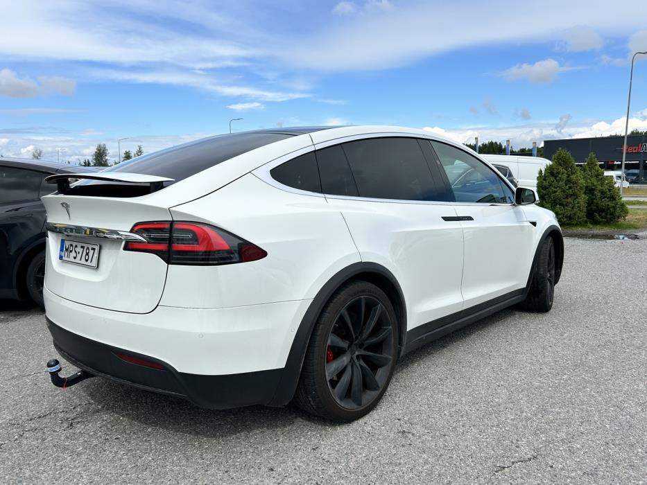 TESLA Model X 2018