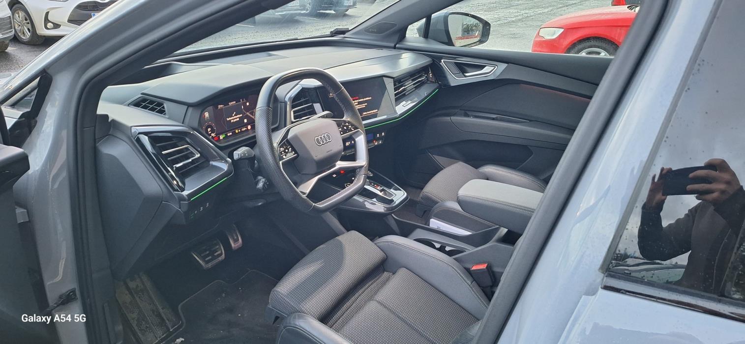 AUDI Q4 e-tron 2022