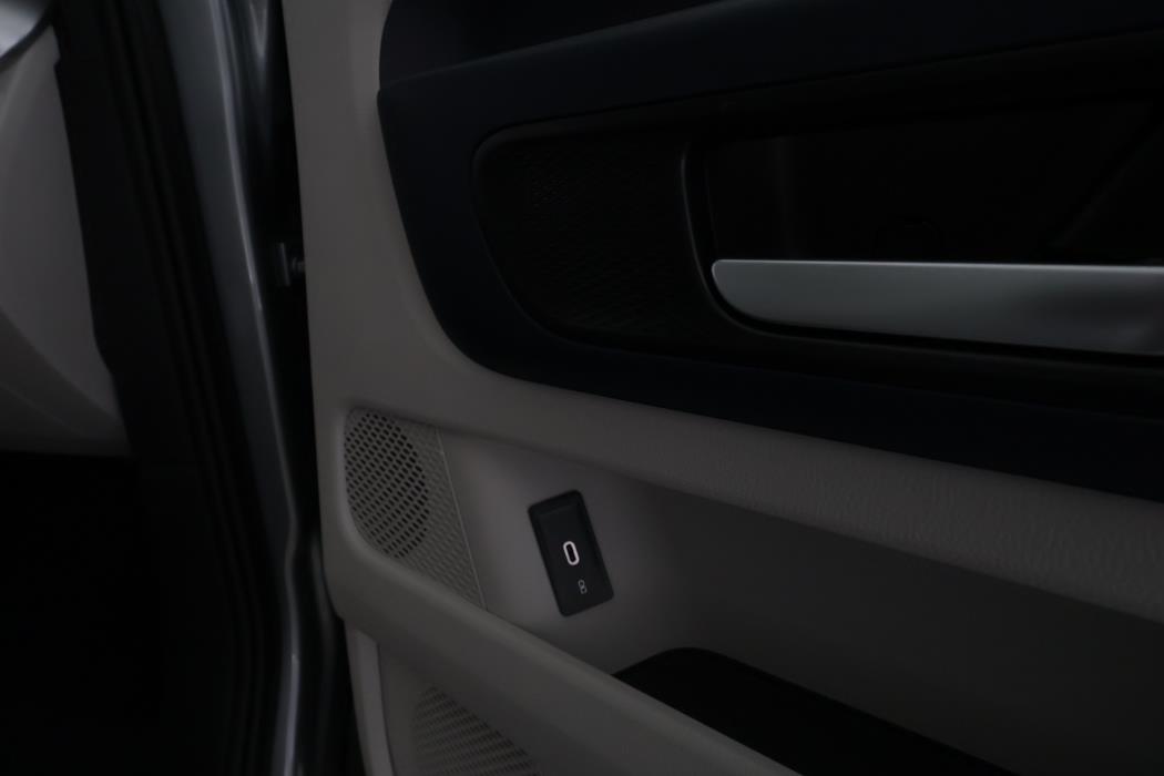 VOLKSWAGEN ID.BUZZ 2025