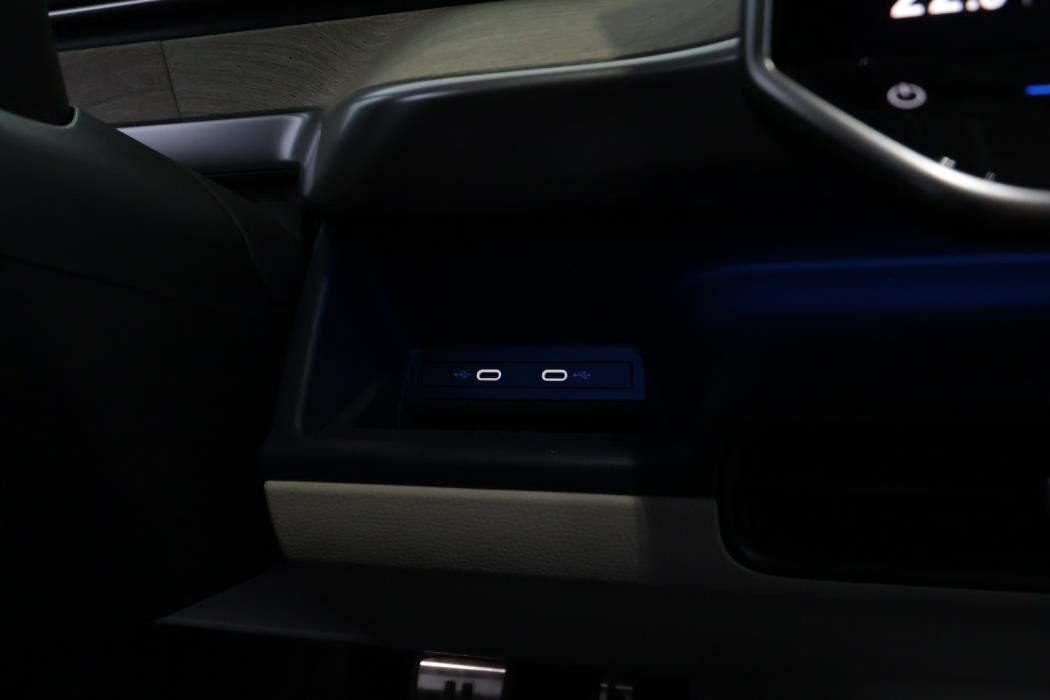 VOLKSWAGEN ID.BUZZ 2025