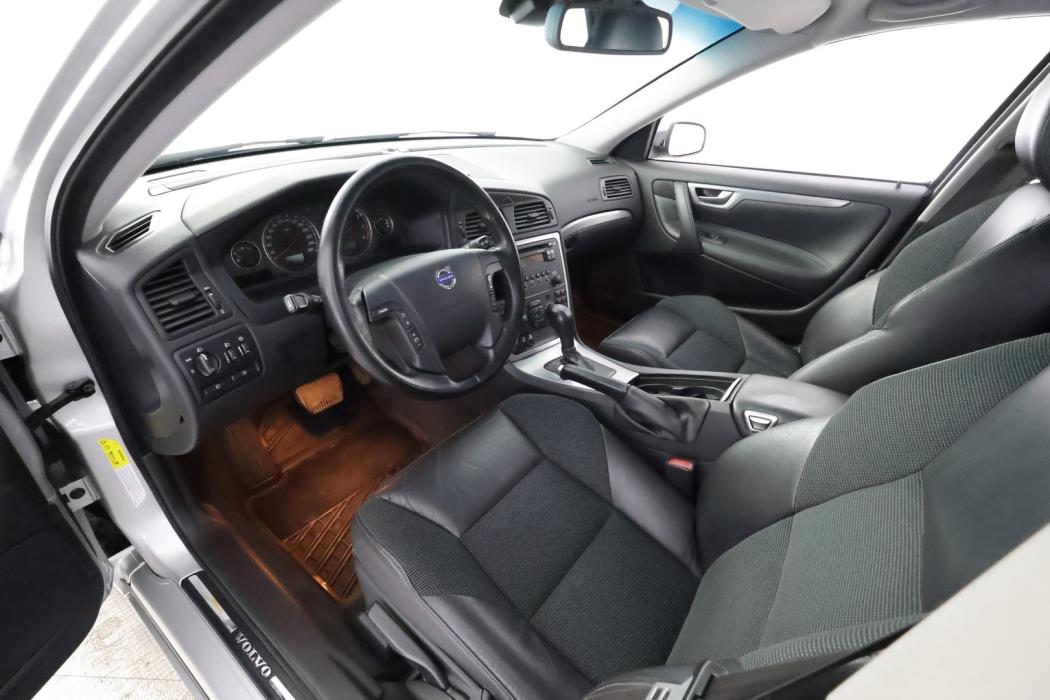 VOLVO V70 2006