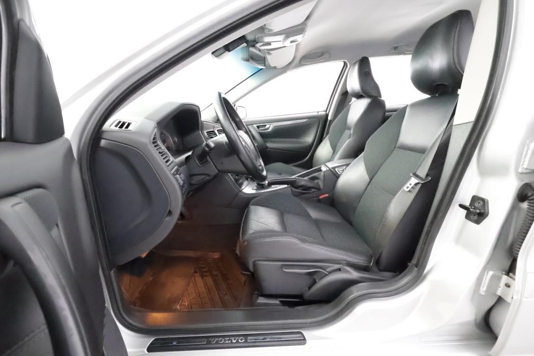 VOLVO V70 2006