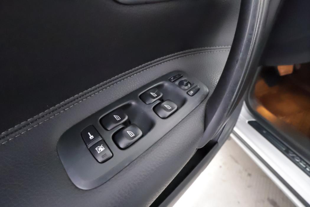 VOLVO V70 2006