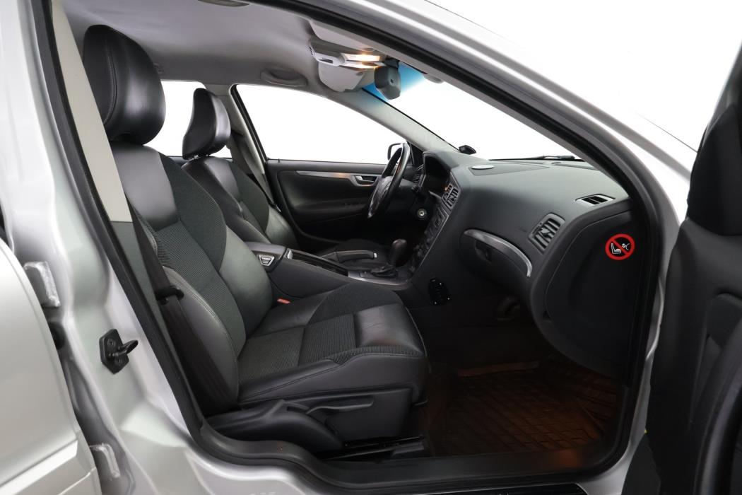 VOLVO V70 2006