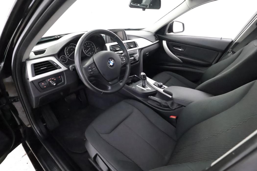 BMW 318 2016