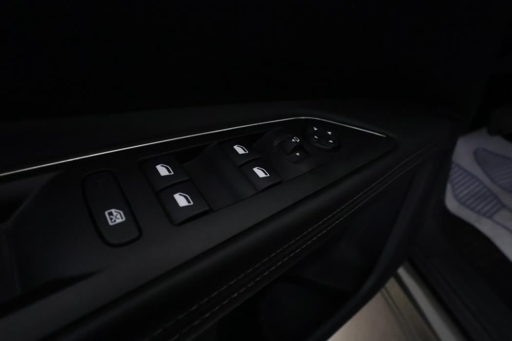 PEUGEOT 3008 2017