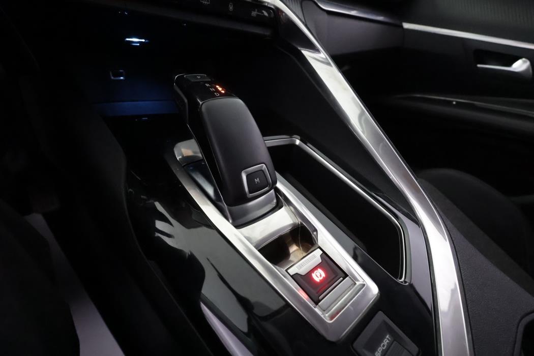 PEUGEOT 3008 2017