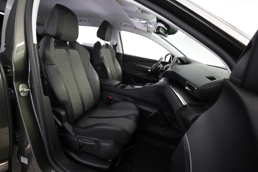 PEUGEOT 3008 2017