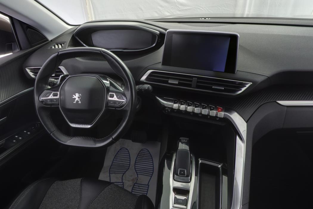 PEUGEOT 3008 2017