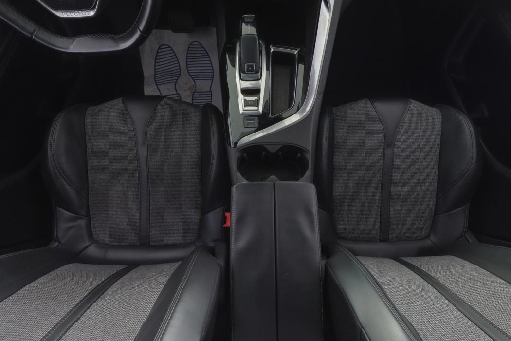 PEUGEOT 3008 2017