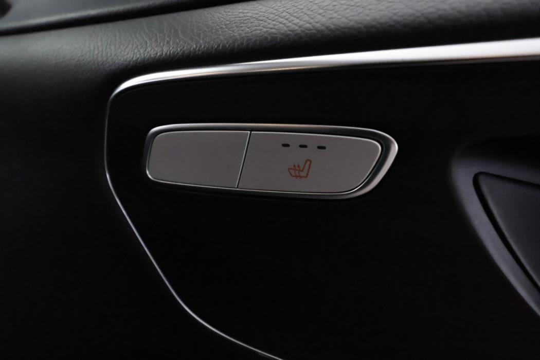 MERCEDES-BENZ V 2016