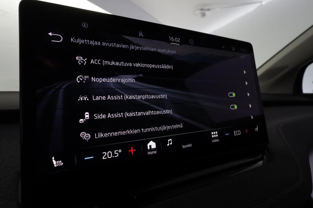SKODA Enyaq 2023