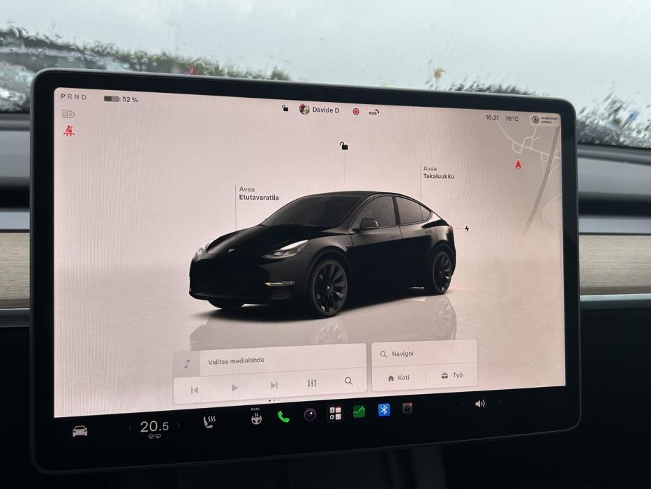 TESLA Model Y 2022