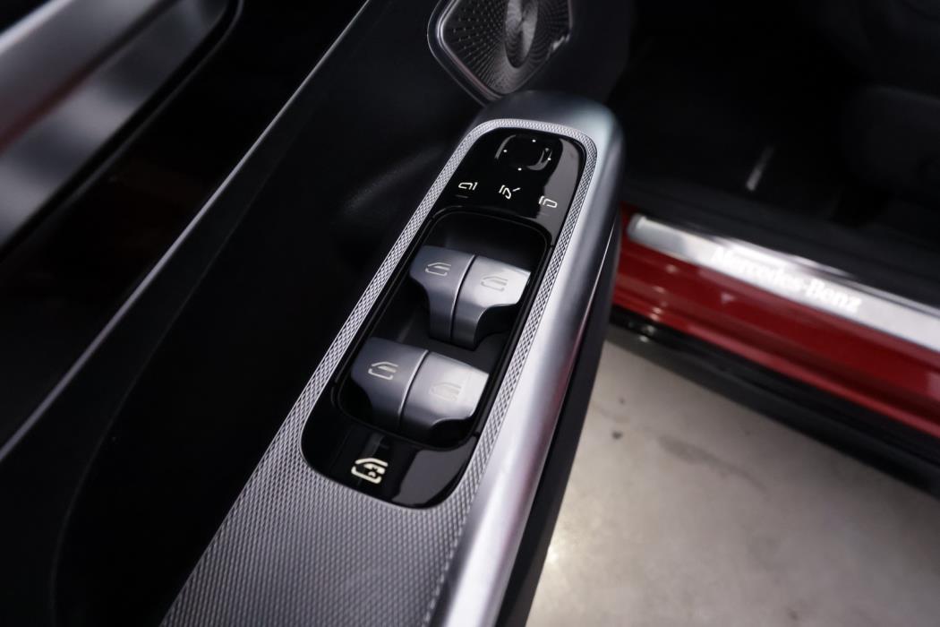 MERCEDES-BENZ EQE 2022
