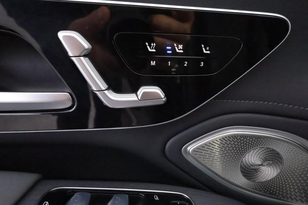 MERCEDES-BENZ EQS 2025