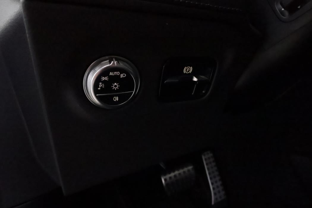 MERCEDES-BENZ EQS 2025