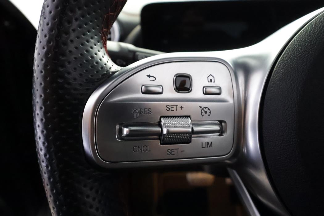 MERCEDES-BENZ EQA 2022
