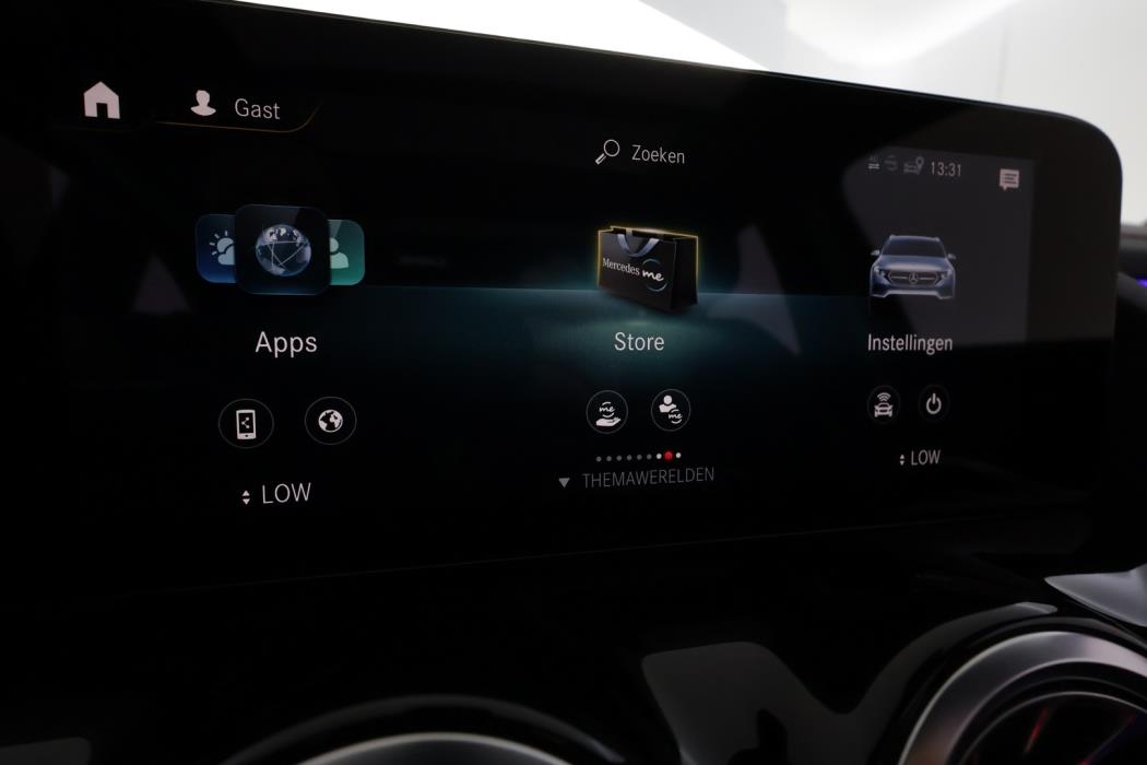MERCEDES-BENZ EQA 2022