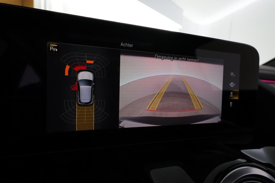 MERCEDES-BENZ EQA 2022