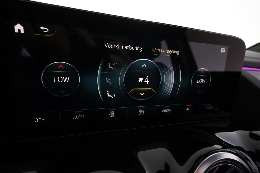 MERCEDES-BENZ EQA 2022