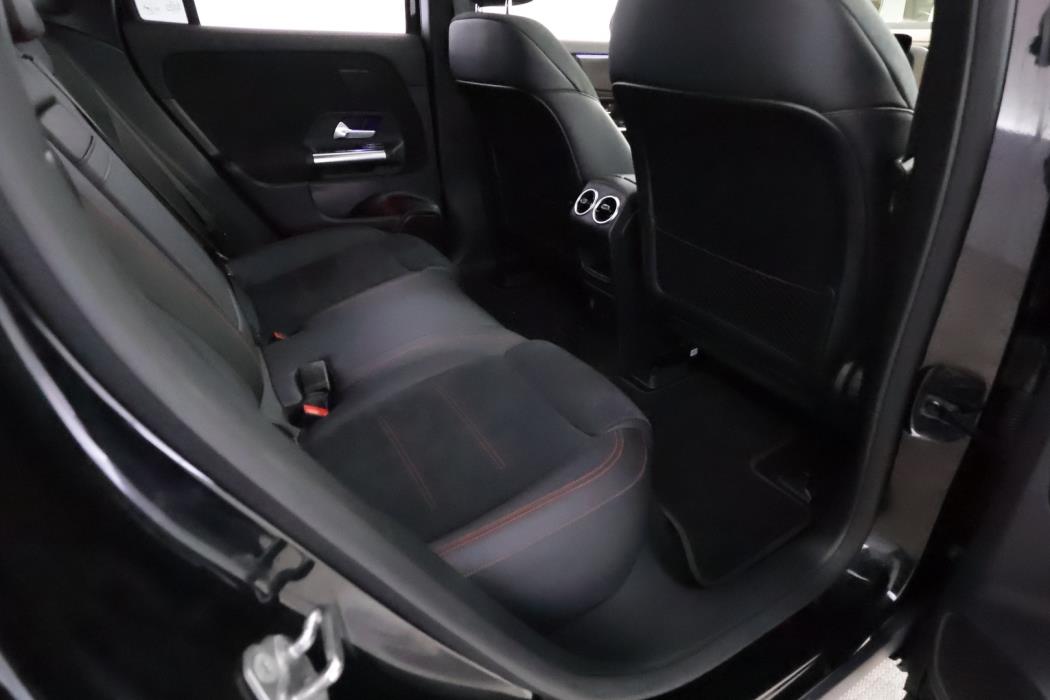 MERCEDES-BENZ EQA 2022