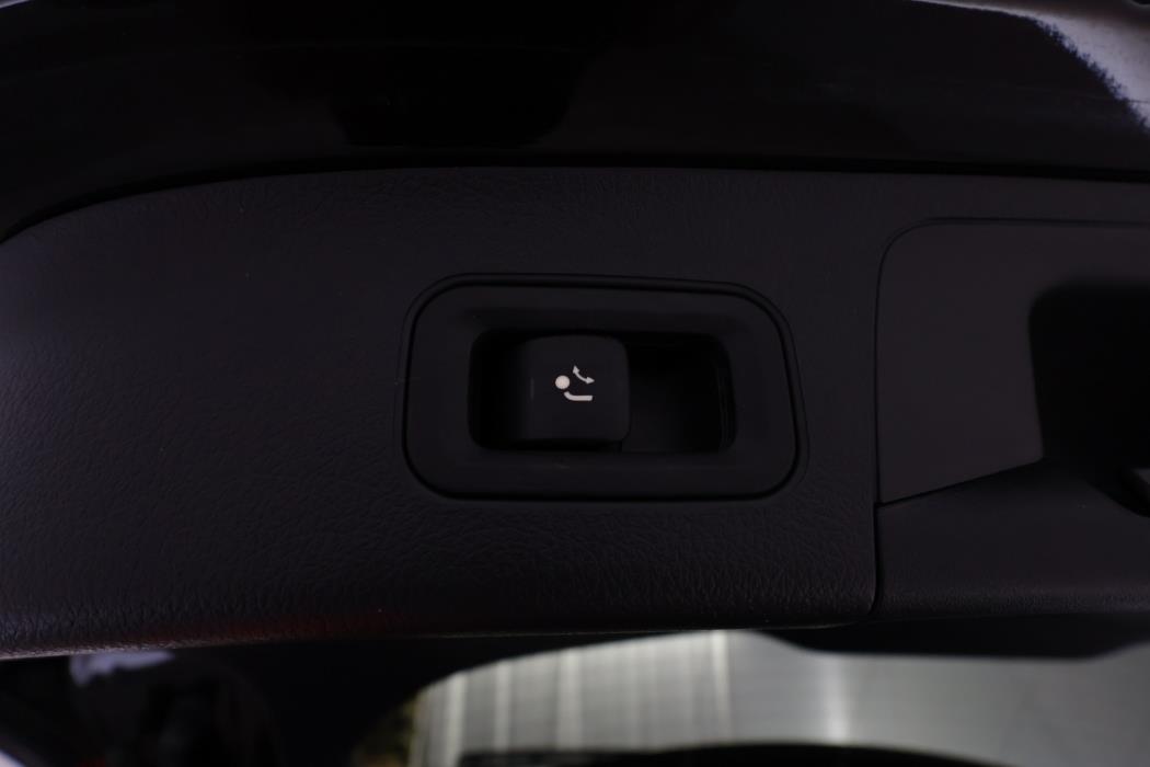 MERCEDES-BENZ EQA 2022