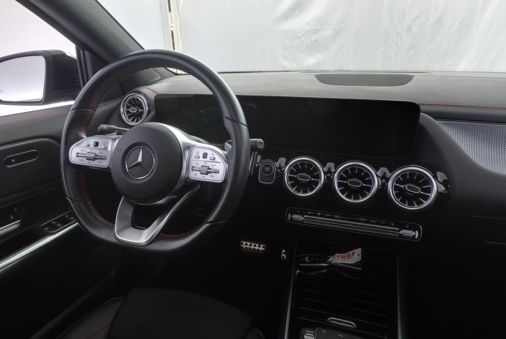MERCEDES-BENZ EQA 2022