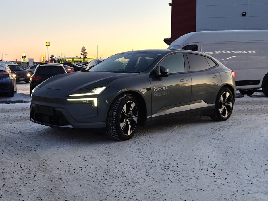 POLESTAR 4 2025