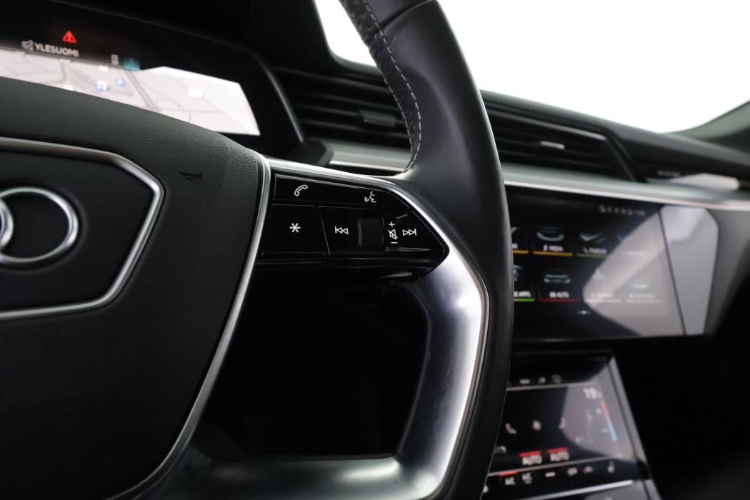 AUDI E-TRON 2021