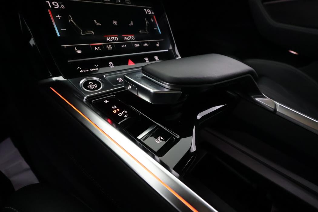 AUDI E-TRON 2021