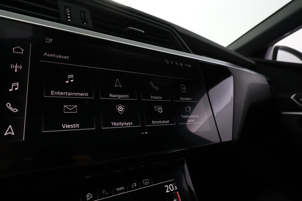 AUDI E-TRON 2021