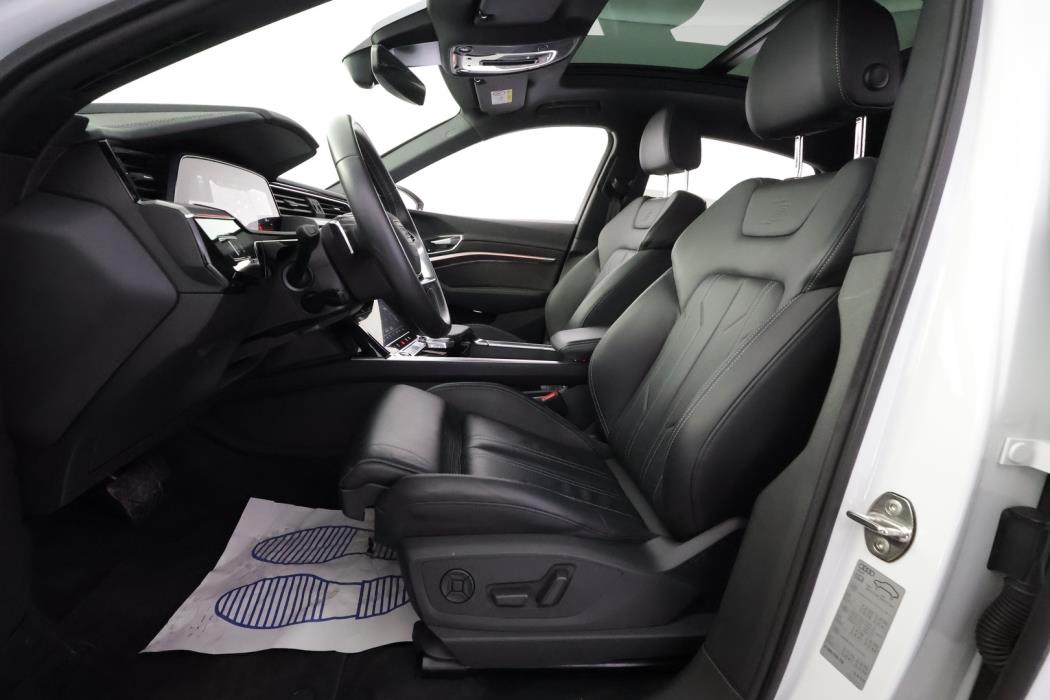 AUDI E-TRON 2021