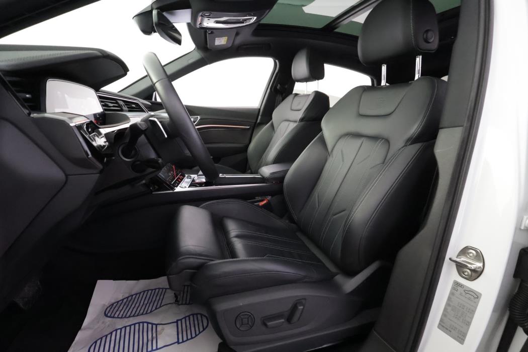 AUDI E-TRON 2021