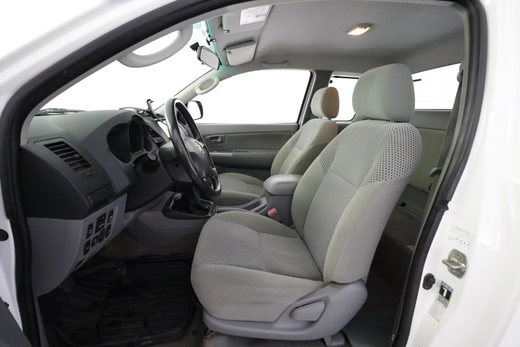 TOYOTA Hilux 2010