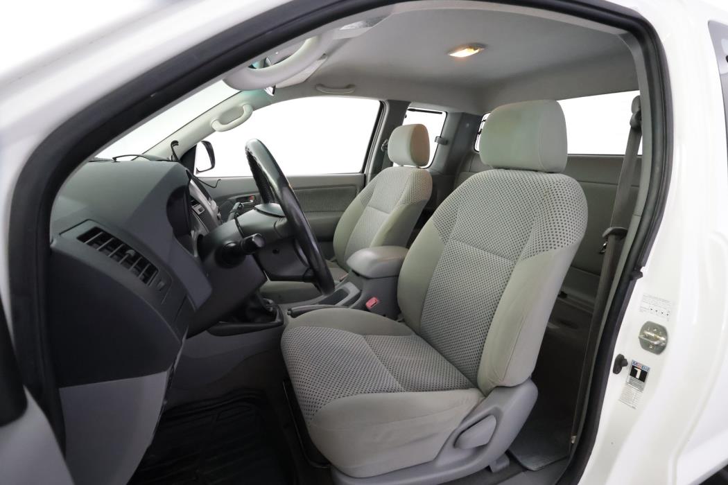 TOYOTA Hilux 2010