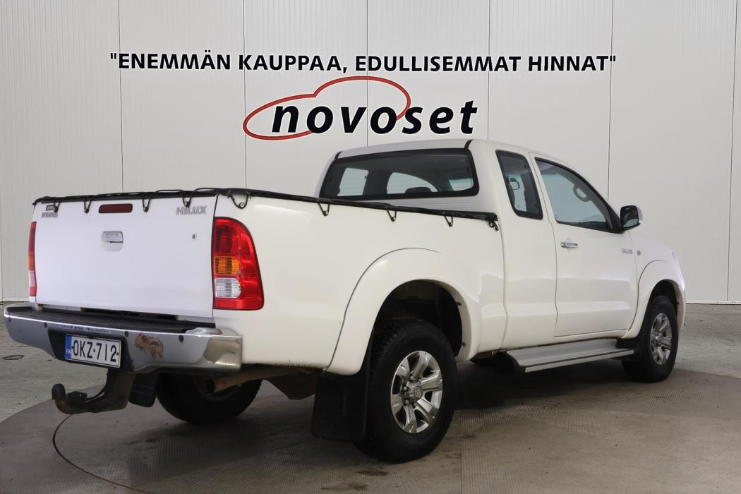 TOYOTA Hilux 2010