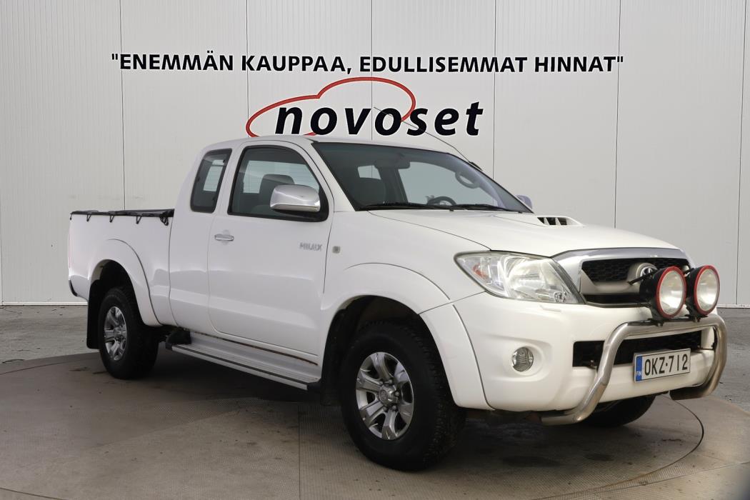 TOYOTA Hilux 2010