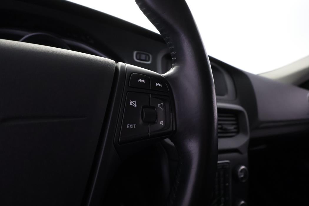 VOLVO V40 2013