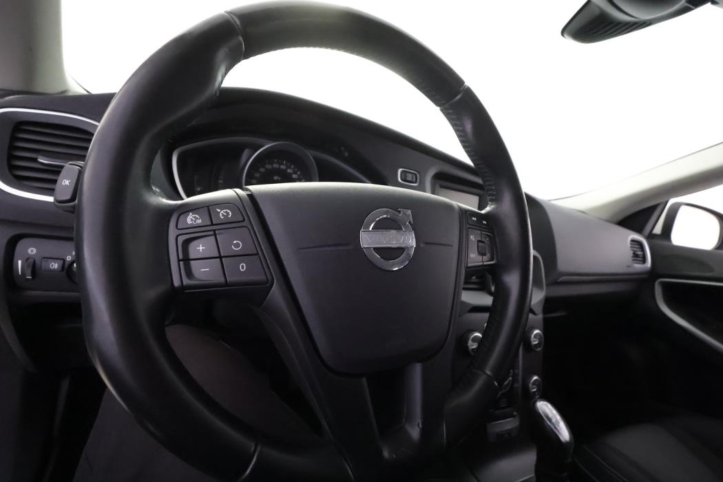VOLVO V40 2013