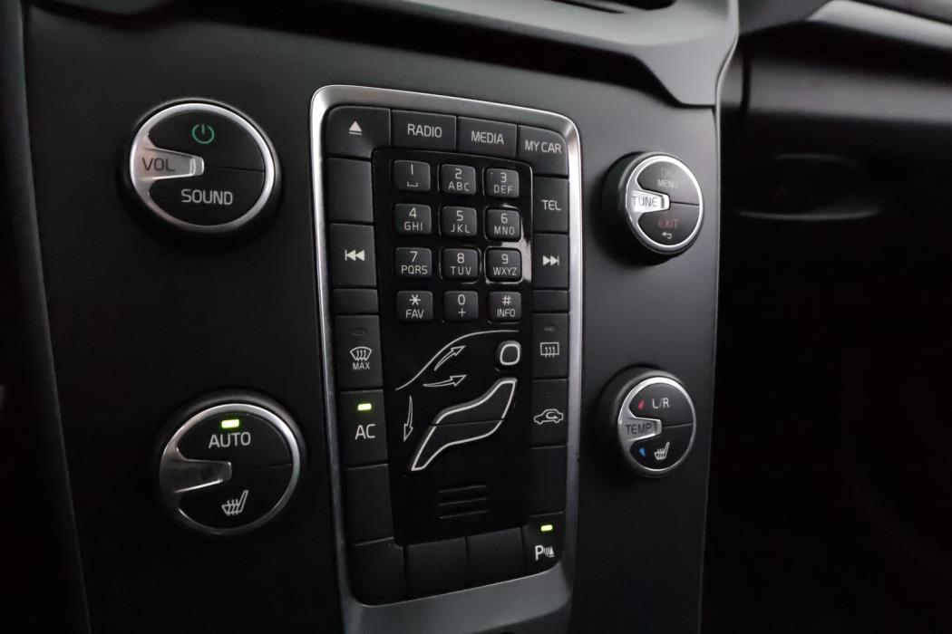 VOLVO V40 2013
